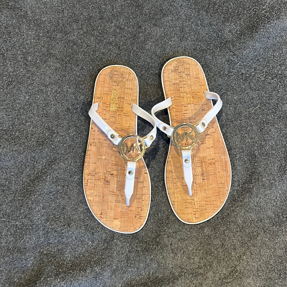 Micheal Kors flip flops